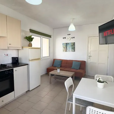 Nightpulse Central - 3 Min To Beach Apartment